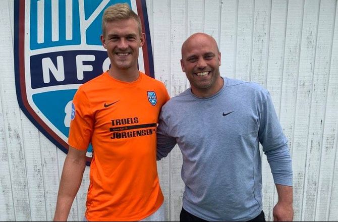 1. Division -Nykøbing kaprer målmand fra Avarta