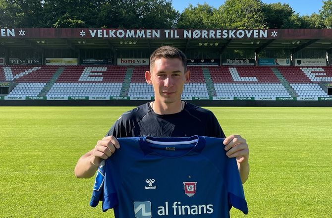 International -Vejle skriver med russisk målmand