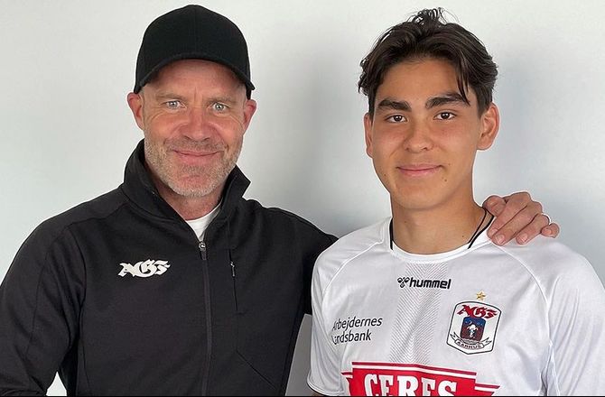 International -Officielt: AGF henter svensk venstreback