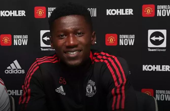 England -United forlænger med stopper og udlejer ham