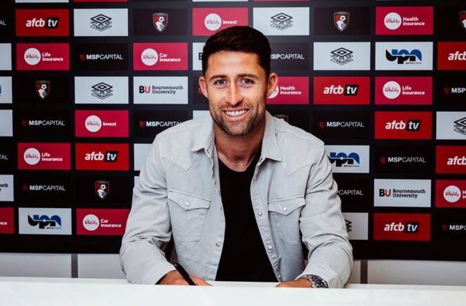 Championship -Gary Cahill og kvartet forlader Bournemouth