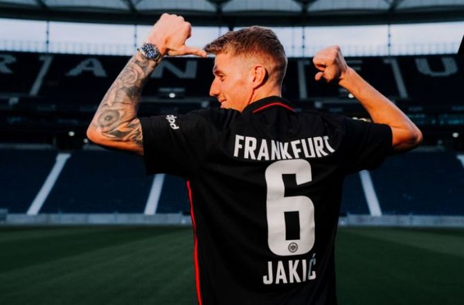 International -Frankfurt lejer midtbanespiller i Dinamo