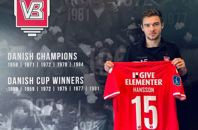 3F Superliga -Bekræftet: Vejle henter Hallur Hansson 