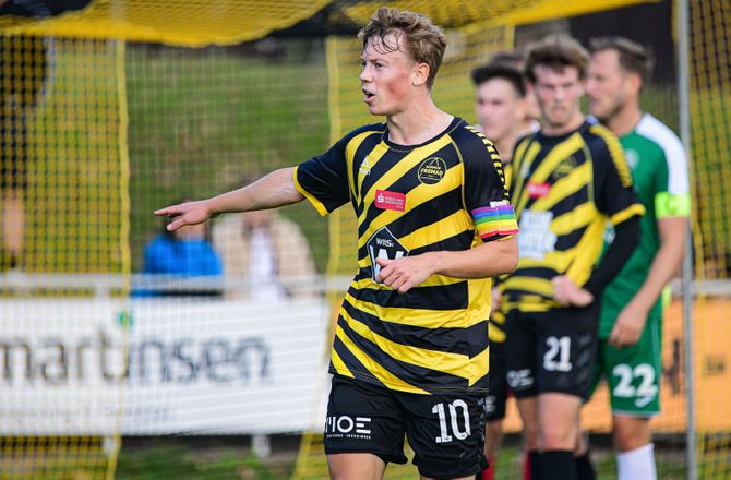 2. division -Aarhus Fremad forlænger med anføreren