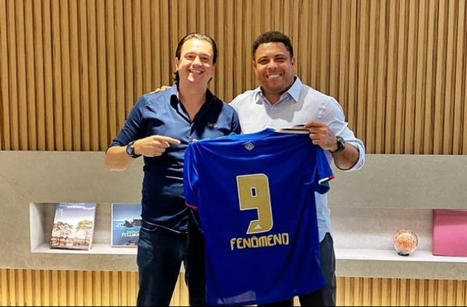 Serie B -Ronaldo køber sin tidligere klub i Brasilien