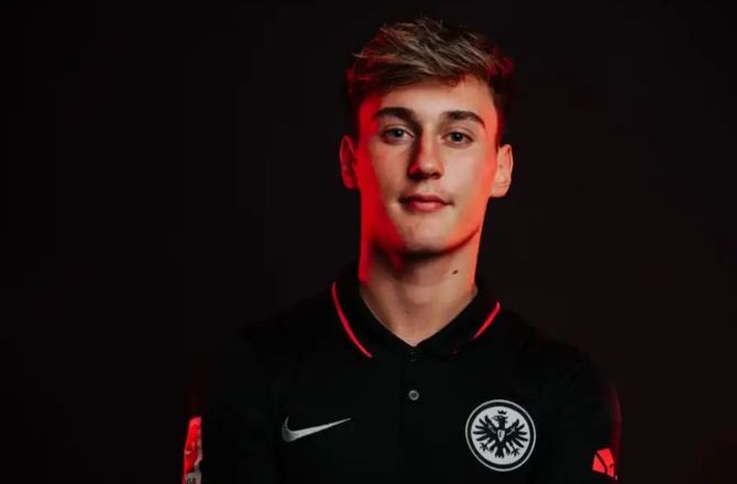 International -Frankfurt-kant fortsætter hos Austria Wien