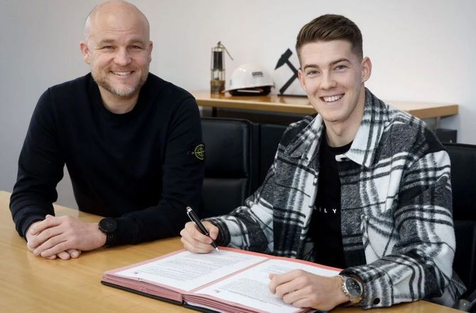 2. Bundesliga -Schalke 04 forlænger med Flick 