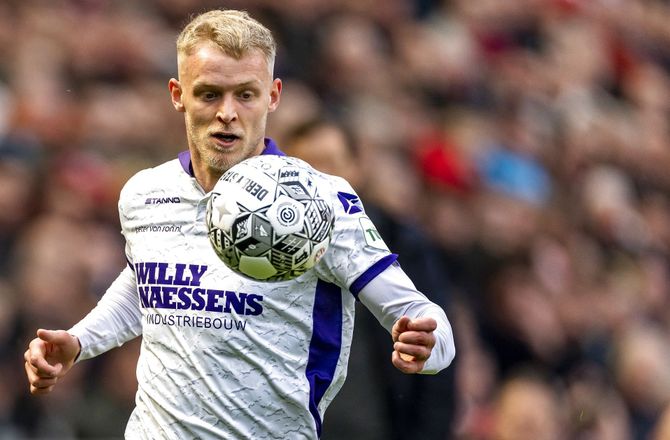 Æresdivisionen -Avis: AZ byder på Odgaard - kan koste 30 mio.