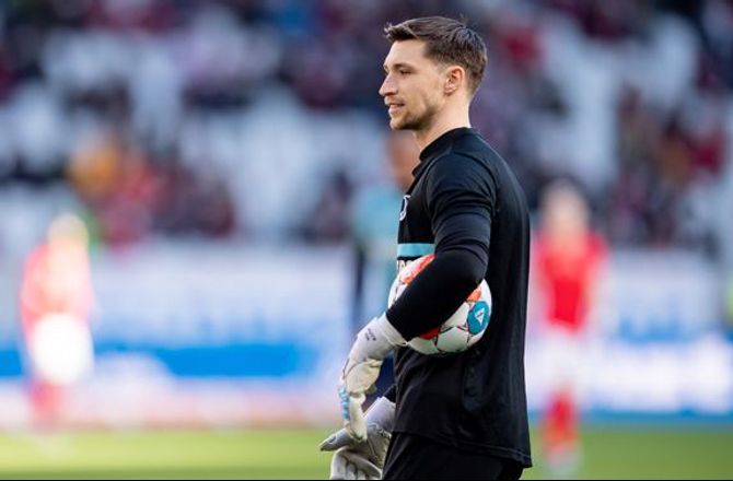 Tyskland -Rostock henter gratis Oliver C-konkurrent