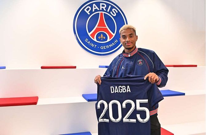 Ligue 1 -PSG forlænger og udlejer fransk højreback