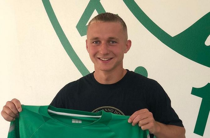 2. division -Mere Angus på menuen i AB - ny forlængelse på plads