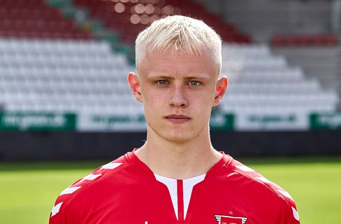 Danmarksserien -Danmarksserie-klub henter ung back i Vejle