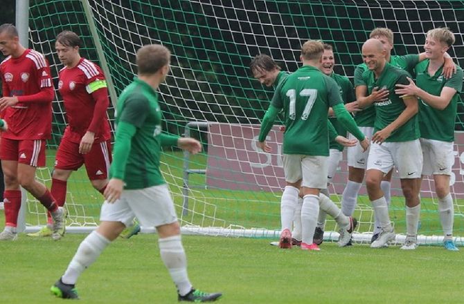Pokalen -Alex Nørlund og co. i pokaltriumf: God stemning