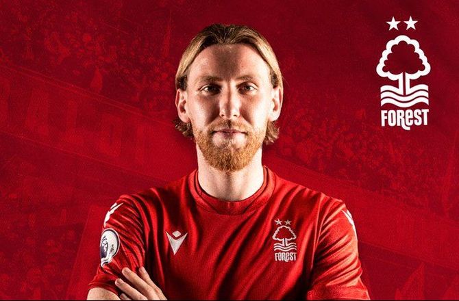 Premier League -Forest sender Bowler til Luton