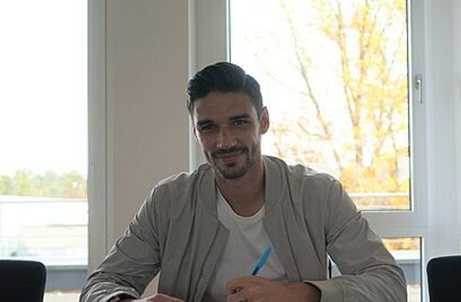 2. Bundesliga -Nürnberg forlænger med anfører Christopher Schindler