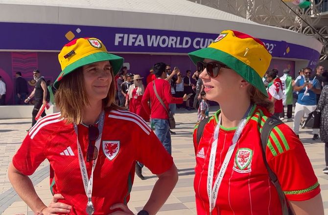 VM -bold.dk møder homoseksuelt par i Qatar: Fodbold er for alle