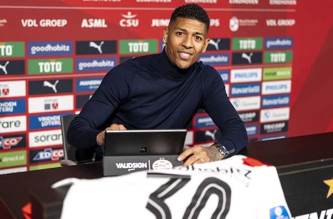 Æresdivisionen -PSV henter Patrick van Aanholt hjem