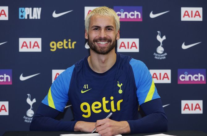 Premier League -Tottenham-målmand har været under kniven