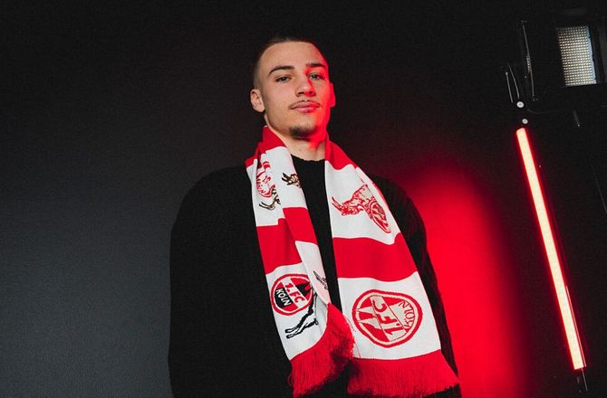 Bundesliga -FC Köln forlænger med angriber trods manglende mål