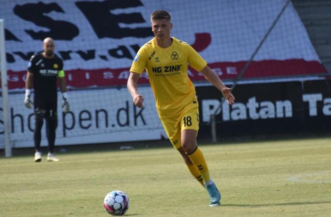 Betinia Liga -AC Horsens sælger Frederik Juul Christensen