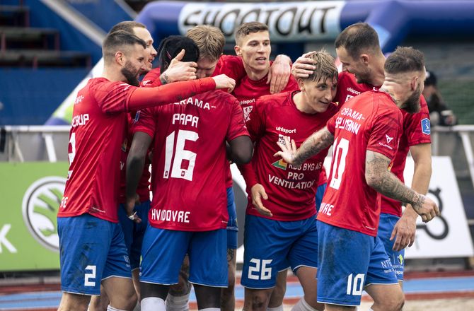 Betinia Liga -Hvidovre forlænger med Nicolai Clausen