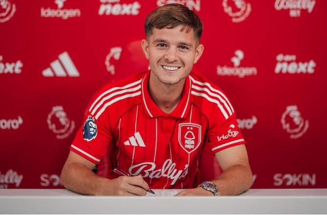 Premier League -Officielt: Forest køber James McAtee i City