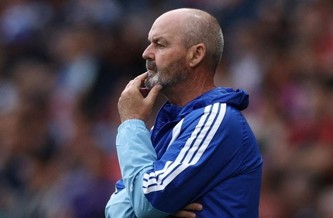Venskabskampe -Misfornøjet Steve Clarke: Ikke tilfreds med starten