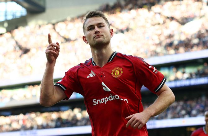 Premier League -Ude siden november: De Ligt opereret