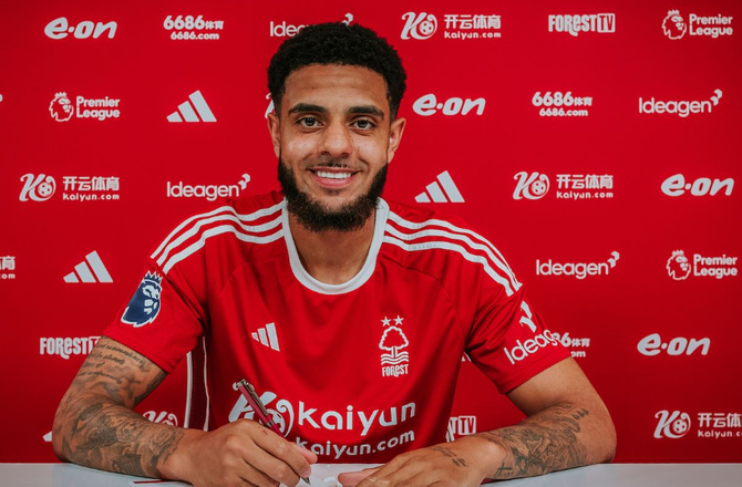 Premier League -Syvende deadline day-handel - Forest snupper irsk stopper