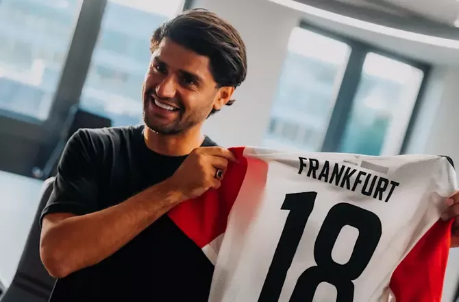 Bundesliga -Dahoud forlader Frankfurt