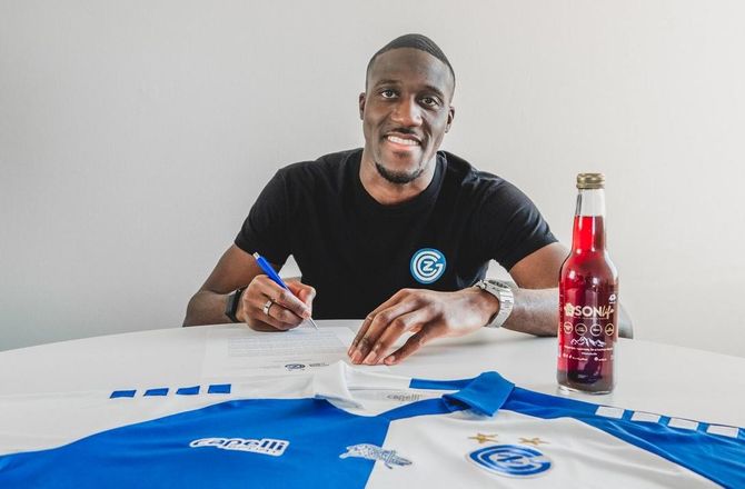 Super League -Schalke sender angriber til Schweiz