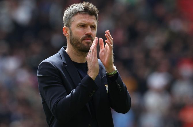 Premier League -Stolt Carrick: United skal kæmpe med om titler