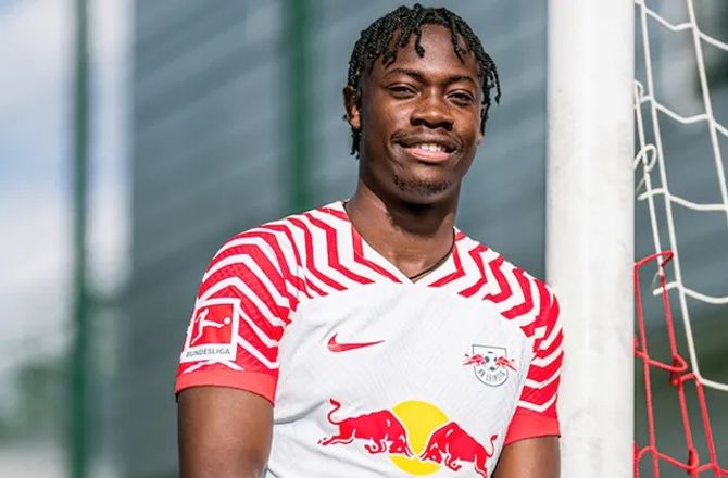 Bundesliga -Ny Leipzig-stopper ude i måneder med ledbåndsskade