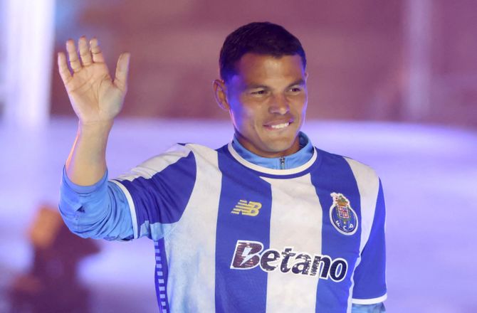 Serie A -AC Milan menes at jagte 41-årig Thiago Silva