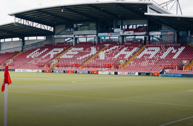 Championship -Wrexham henter stopper hos konkurrent