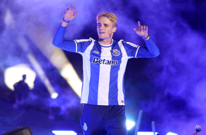 Premier League -Premier League-interesse: Froholdt vil blive
