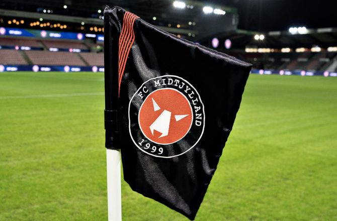 3F Superliga -FC Midtjylland-Silkeborg er udsat med 15 minutter