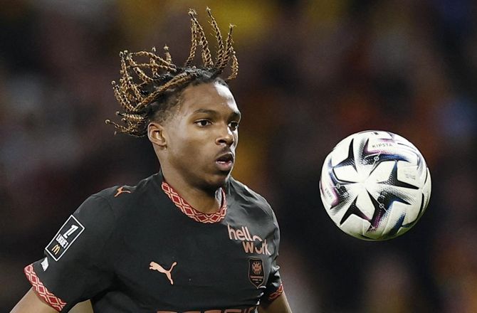 Premier League -Ny Liverpool-stopper erkender pres: Er jeg den pris værd?