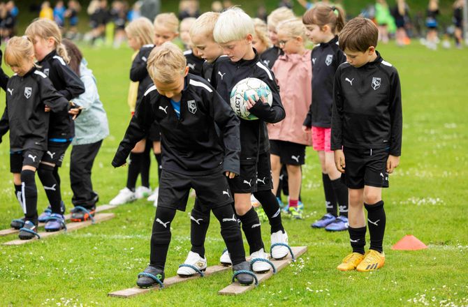 Miles Arnevik Lilley -Bold+