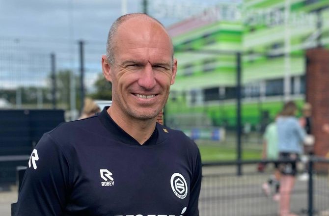 Æresdivisionen -Groningen får Arjen Robben i praktik