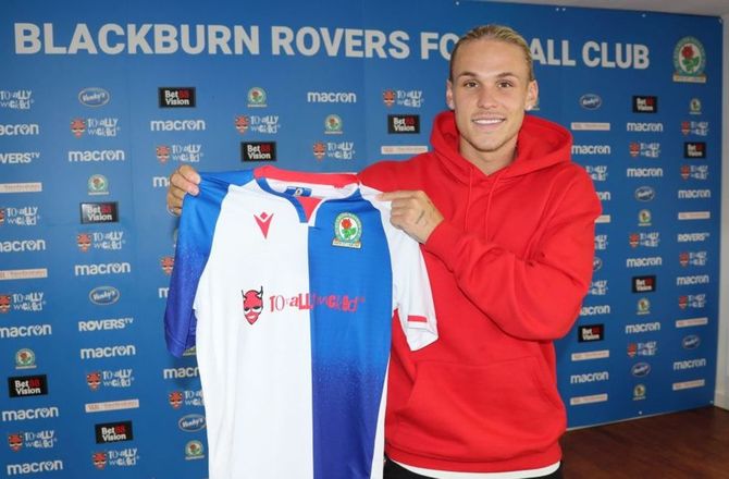 Championship -Blackburn sikrer islandsk offensivspiller permanent