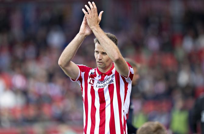 Betinia Liga -AaB forlænger med Helenius
