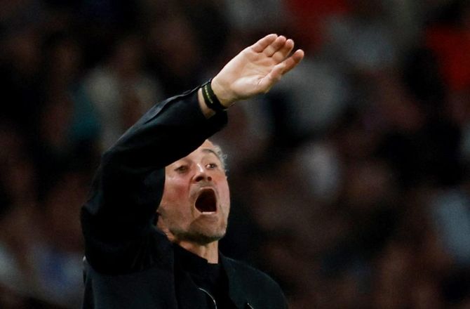 Champions League -Enrique forsvarer Liverpool: Det er normalt