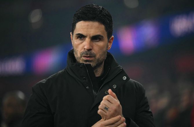 Premier League -Forsvarsproblem i Arsenal: Forsøger at få dem klar