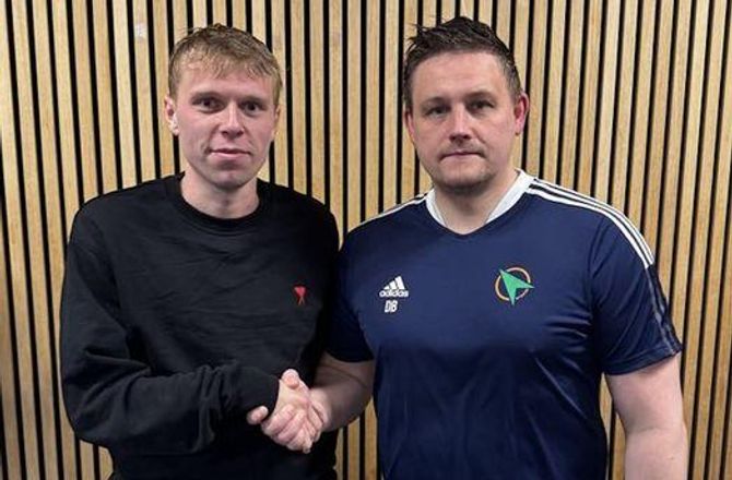 Betrideildin -Vestur forlænger med dansk midt