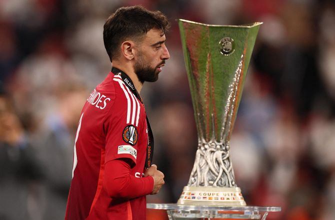 Premier League -Bruno Fernandes åbner for United-exit