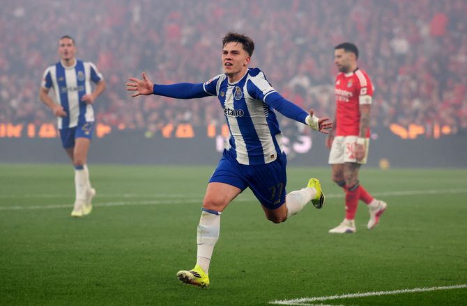 FC Porto -Porto forlænger med polsk stortalent