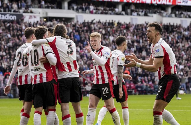 Æresdivisionen -PSV er mestre