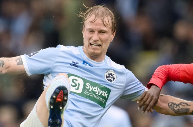 3F Superliga -Magnus Jensen stikker til FCN-fans: Sjældent set