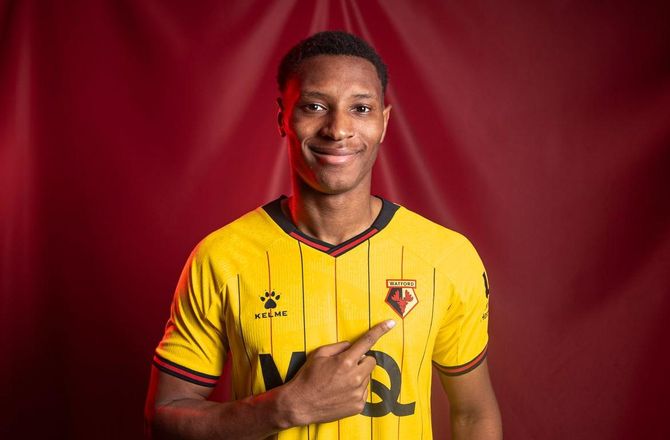 Championship -Watford køber Okosun